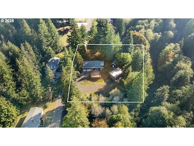 1101 E 15th St, Coquille, OR 97423 - photo 4