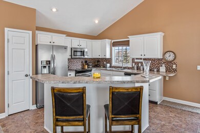 1404 Woodfield Ln, Zeeland, MI 49464 - photo 4