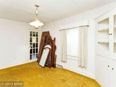 833 Redland Rd, Cross Junction, VA 22625 - photo 7