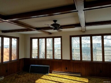 FAMILY ROOM- SPACIOUS & BRIGHT