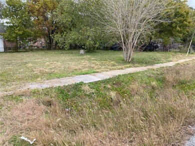 8202 Shady Dr, Houston, TX 77016 - photo 5