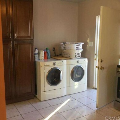 702 N Broadacres Ave, Compton, CA 90220 - photo 2