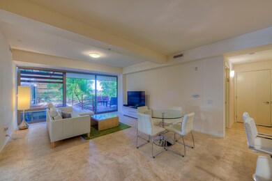 007_Living Room