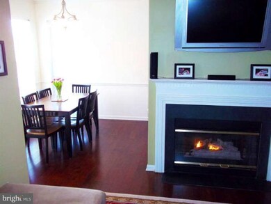 46580 Drysdale Terrace unit 203, Sterling, VA 20165 - photo 2