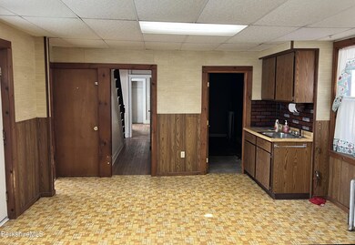 1073 Dalton Ave, Pittsfield, MA 01201 - photo 4