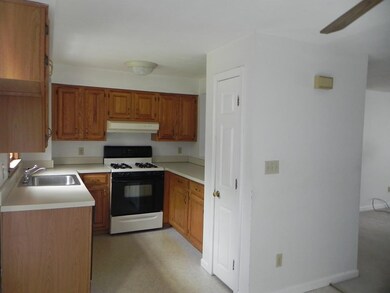 523 Washington St unit B6, Pembroke, MA 02359 - photo 5