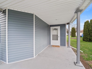 908 W King St, Garrett, IN 46738 - photo 3