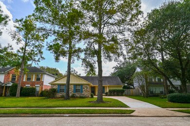 16015 Sweetwater Creek Dr, Houston, TX 77095 - photo 3