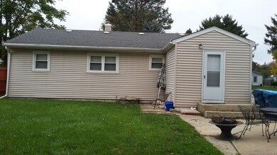 605 Westgate Dr, Aurora, IL 60506 - photo 3