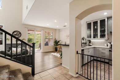 596 Fenwick Way Unit C Simi-large-005-01