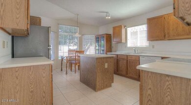 007 Kitchen
