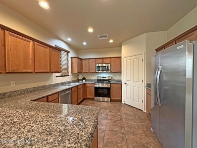 1554 N Lee Lofts Ln, Tucson, AZ 85712 - photo 2
