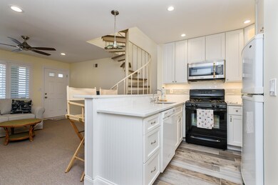 06_209OceanAve_Unit12_5_Kitchen_HiRes