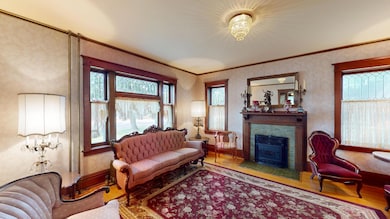 311 W Fountain St, Albert Lea, MN 56007 - photo 3