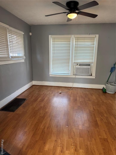 13209 Terry St, Detroit, MI 48227 - photo 3