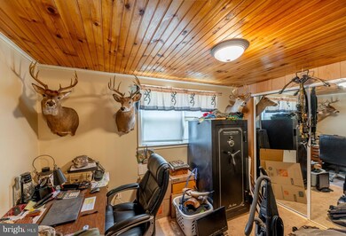 362 Fricks Lock Rd, Pottstown, PA 19465 - photo 6