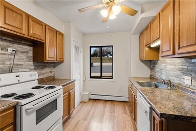 400 Narragansett Pkwy unit 12, Warwick, RI 02888 - photo 6