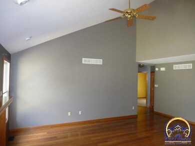 3920 SW 40th St, Topeka, KS 66610 - photo 6
