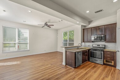 738 Link Rd, Houston, TX 77009 - photo 2