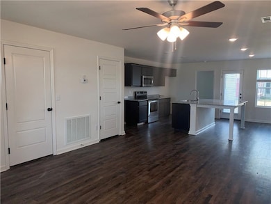 824 S Parrot Ln, Siloam Springs, AR 72761 - photo 3