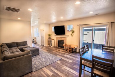 894 NW 24th Way, Redmond, OR 97756 - photo 3