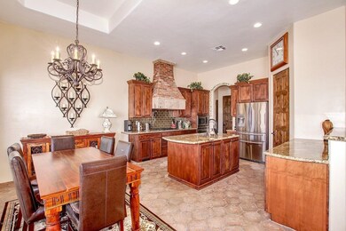 Dining WIth Mountain Views