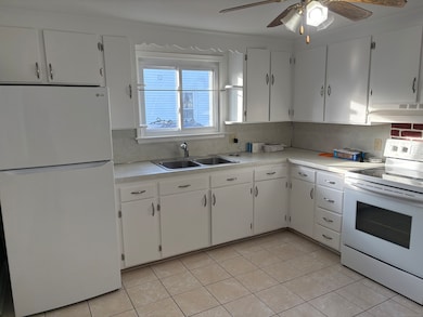 39 Westphal St, West Hartford, CT 06110 - photo 2