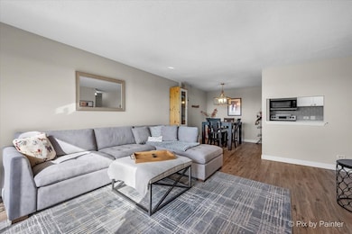 1840 Huntington Blvd unit BW608, Hoffman Estates, IL 60169 - photo 5