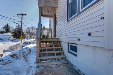 1 Highland Ave Lewiston ME-large-005-006