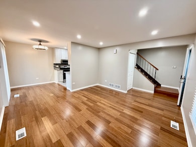 1045 Hampton Harbor unit 9602, Schaumburg, IL 60193 - photo 2