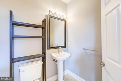 25535 Beresford Dr, Chantilly, VA 20152 - photo 4