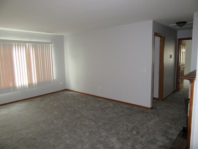310 Newport Ln unit D2, Bartlett, IL 60103 - photo 2