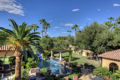 042_Resort Backyard