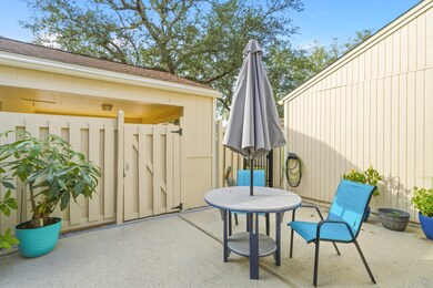 800 Bay Dr unit 17, Niceville, FL 32578 - photo 7