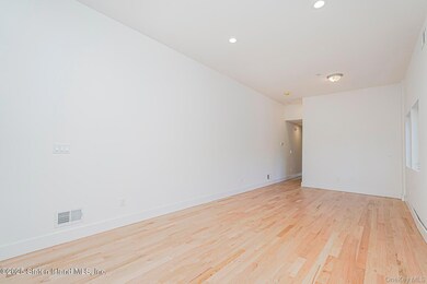 416 Alter Ave, Staten Island, NY 10305 - photo 7