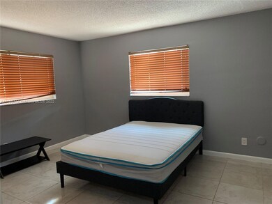 38 SE 11th St unit 1, Dania, FL 33004 - photo 7