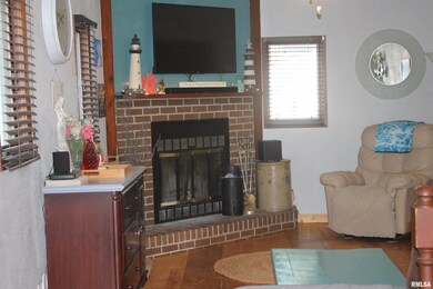 709 N Sherman St, Lincoln, IL 62656 - photo 6