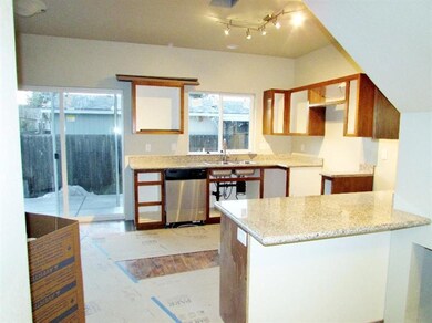 501 Gray Ct, Central Point, OR 97502 - photo 4