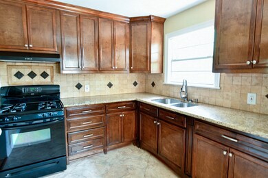 1719 W 43rd St, Houston, TX 77018 - photo 5