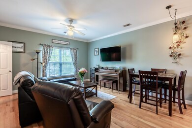 4037 Hartland Street-005-015-W4A0147HDR-