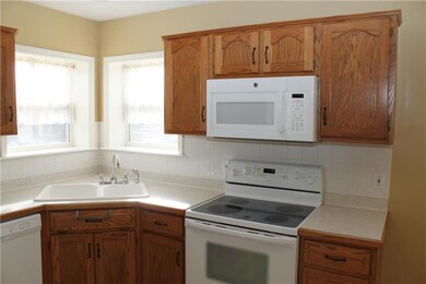 410 Maple Ct, Lansing, KS 66043 - photo 4