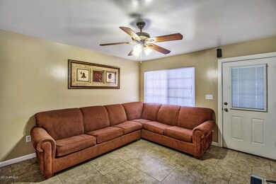 1815-N-52nd-Dr-15