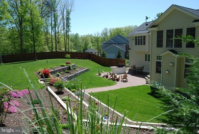 9044 John Sutherland Ln, Lorton, VA 22079 - photo 2