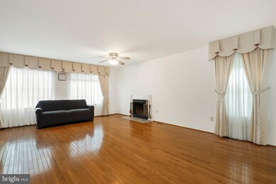 7529 Red Cravat Ct, Columbia, MD 21046 - photo 5