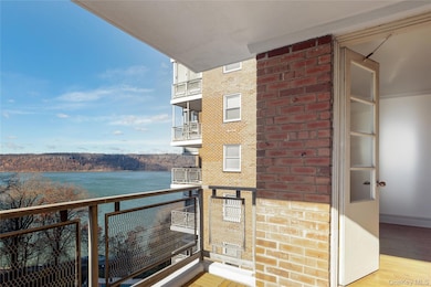 River Terrace Apartments unit 4J, Bronx, NY 10463 - photo 3