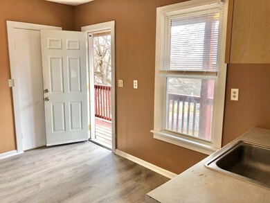 845 Worthington St unit 2, Springfield, MA 01105 - photo 5