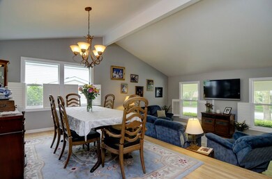 1528 Chippewa Dr, Naperville, IL 60563 - photo 3