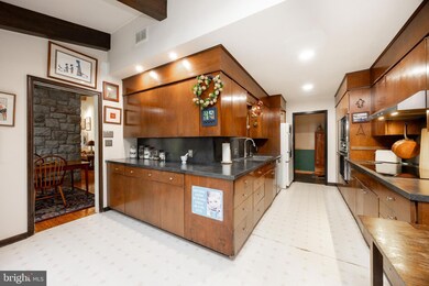 902 Temple Rd, Pottstown, PA 19465 - photo 4