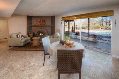 Fireplace Room/Casual Dining