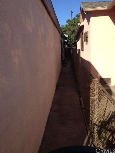 10745 Capistrano Ave, Lynwood, CA 90262 - photo 4